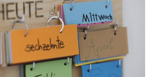 Les mots de la semaine en allemand font partie de l'apprentissage scolaire de l'allemand. Les cours de soutien scolaire pour enfants peuvent les aider à réussir leur scolarité.